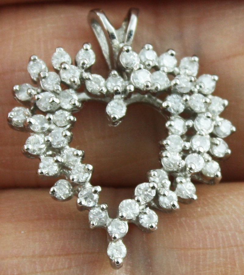 Beautiful natural 14k gold heard pendant real diamonds 3.6 gram US Seller