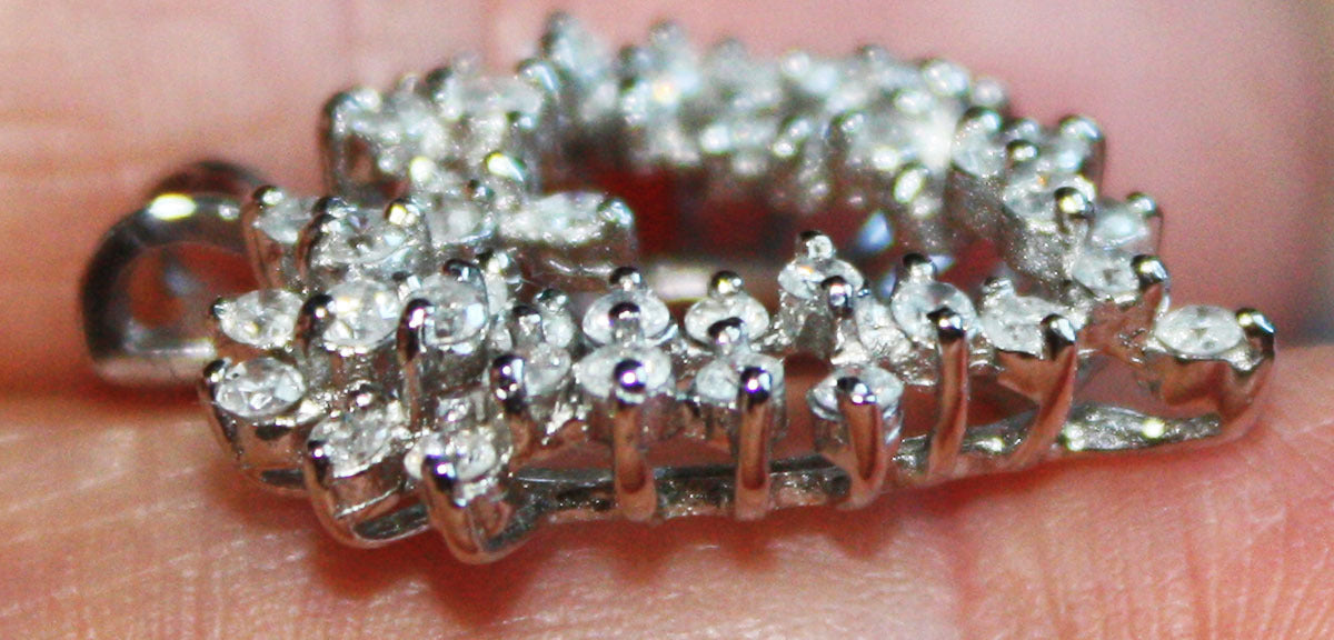 Beautiful natural 14k gold heard pendant  real diamonds 3.6 gram US Seller