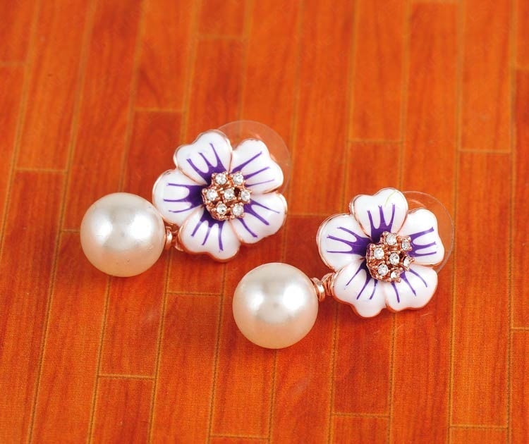 VPKJewelry 18k rose gold plated Austrian crystal enameled pearl flower earring